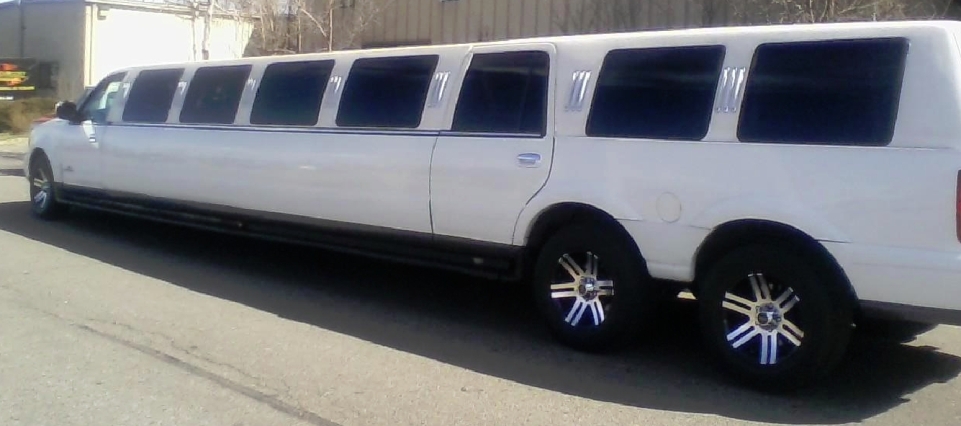 Tandem Limo Stretched - All Pro Limousine